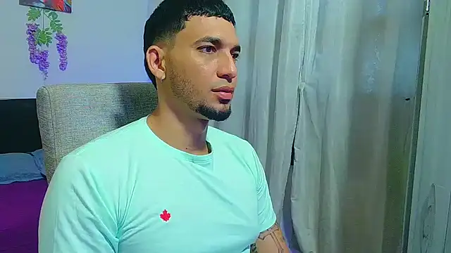 Snapshot of Jeff_Kent2 chatting on 10/29/25, 01:54 Jeff Kent2 online show from 10/29/25, 01:54