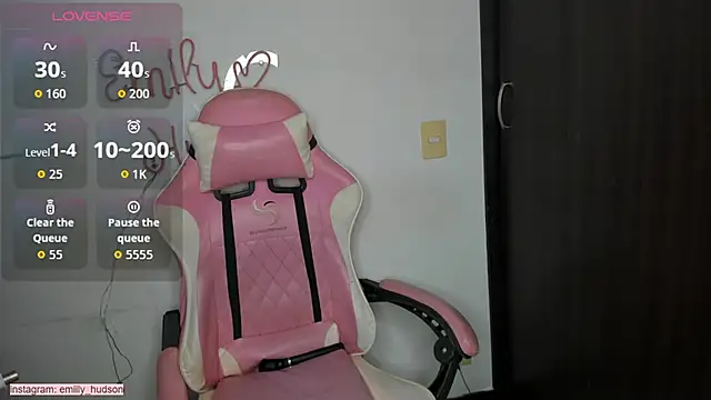 emily huddson  online show from 11/07/25, 07:29