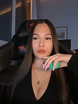 EricaWalls online show from 04/17/26, 06:11