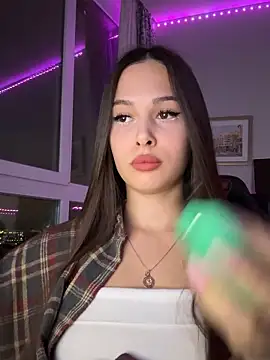 EricaWalls online show from 12/15/25, 03:51