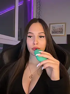 EricaWalls online show from 03/25/26, 07:24