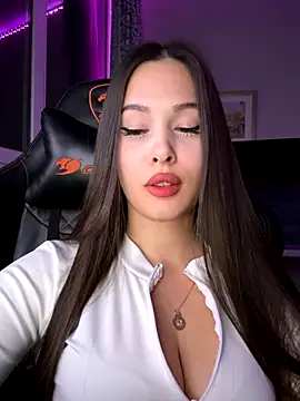 EricaWalls online show from 10/31/25, 06:48