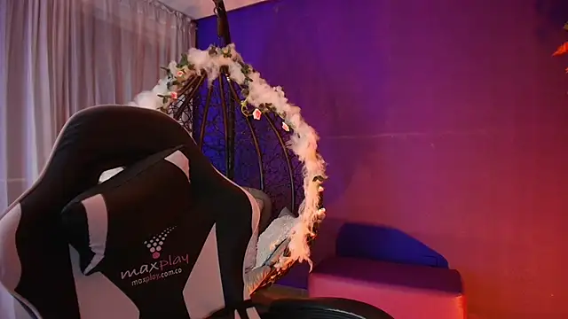 vanelope11 online show from 04/12/26, 02:37