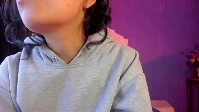 Snapshot of vanelope11 chatting on 02/17/25, 09:54 vanelope11 online show from 02/17/25, 09:54