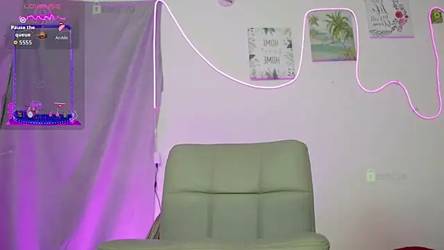 Snapshot of sophie_sweet001 chatting on 02/21/26, 12:56 sophie sweet001 online show from 02/21/26, 12:56