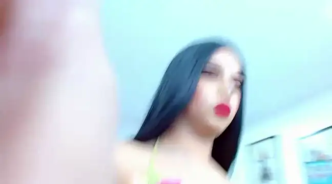 Snapshot of michell_madisonn chatting on 02/18/25, 04:25 michell madisonn online show from 02/18/25, 04:25