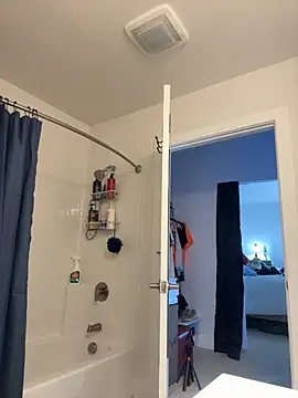 PeytonJohnn online show from 10/29/25, 03:55