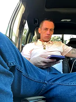 PeytonJohnn online show from 10/01/25, 08:57