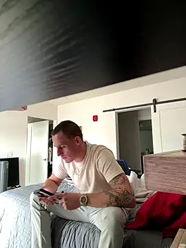 PeytonJohnn online show from 10/15/25, 07:44