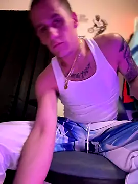 PeytonJohnn online show from 11/13/25, 02:37