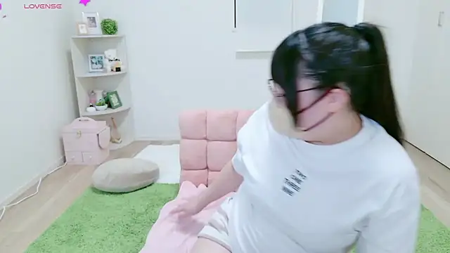 o-Aya-o online show from 02/14/25, 03:05