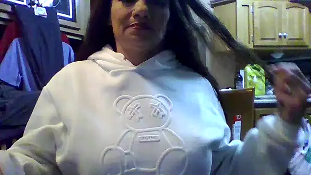 Snapshot of ALLURET4U chatting on 03/12/25, 03:13 ALLURET4U online show from 03/12/25, 03:13