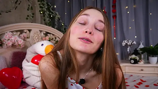 MonaEldon online show from 02/14/26, 02:12