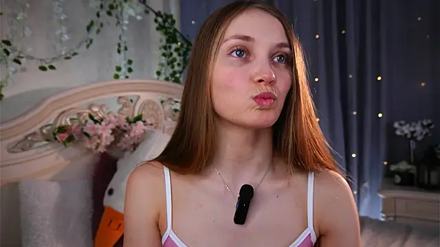 MonaEldon online show from 03/30/26, 02:46