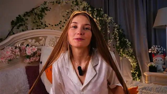 MonaEldon online show from 12/04/25, 02:21