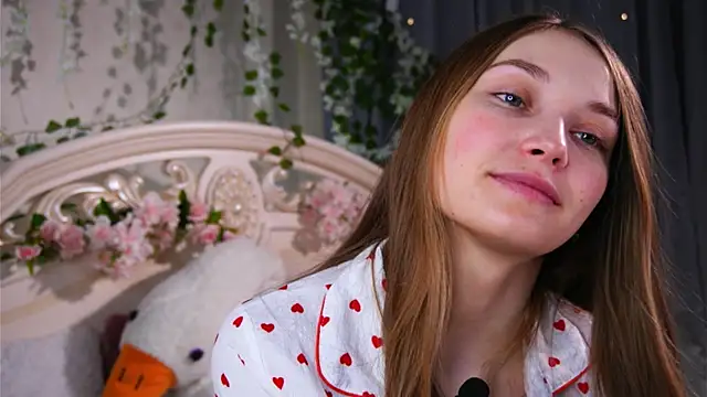 MonaEldon online show from 04/16/26, 02:12