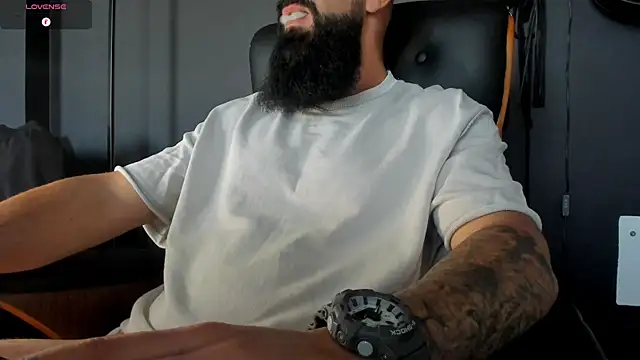 Snapshot of axxelrich_ chatting on 09/14/25, 05:41 axxelrich online show from 09/14/25, 05:41