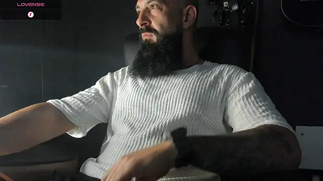 Snapshot of axxelrich_ chatting on 09/17/25, 04:58 axxelrich online show from 09/17/25, 04:58