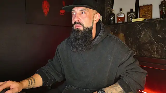 Snapshot of axxelrich_ chatting on 11/14/25, 04:38 axxelrich online show from 11/14/25, 04:38