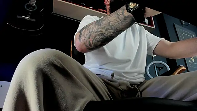 Snapshot of axxelrich_ chatting on 03/02/25, 12:03 axxelrich online show from 03/02/25, 12:03