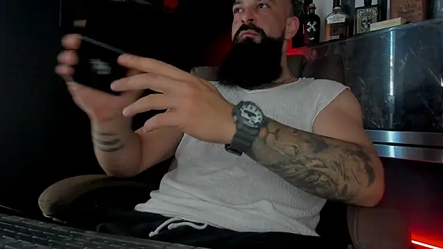 Snapshot of axxelrich_ chatting on 10/05/25, 06:59 axxelrich online show from 10/05/25, 06:59