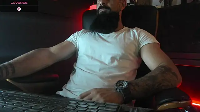 Snapshot of axxelrich_ chatting on 09/27/25, 04:46 axxelrich online show from 09/27/25, 04:46