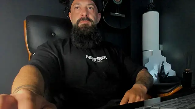 Snapshot of axxelrich_ chatting on 09/12/25, 04:34 axxelrich online show from 09/12/25, 04:34