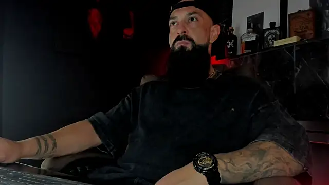 Snapshot of axxelrich_ chatting on 10/07/25, 04:46 axxelrich online show from 10/07/25, 04:46