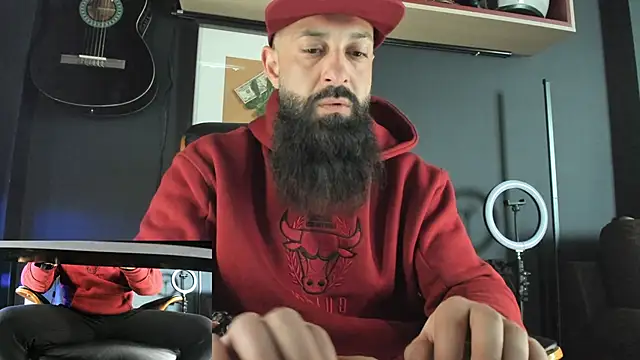 Snapshot of axxelrich_ chatting on 02/18/25, 08:49 axxelrich online show from 02/18/25, 08:49