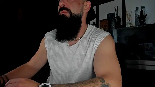 Snapshot of axxelrich_ chatting on 10/12/25, 06:15 axxelrich online show from 10/12/25, 06:15