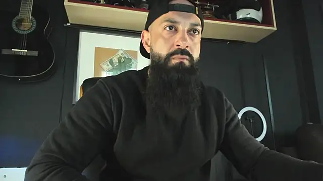 Snapshot of axxelrich_ chatting on 02/11/25, 05:47 axxelrich online show from 02/11/25, 05:47