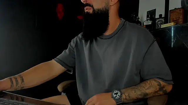 Snapshot of axxelrich_ chatting on 10/09/25, 05:52 axxelrich online show from 10/09/25, 05:52