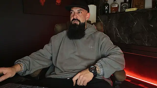 Snapshot of axxelrich_ chatting on 11/26/25, 04:34 axxelrich online show from 11/26/25, 04:34