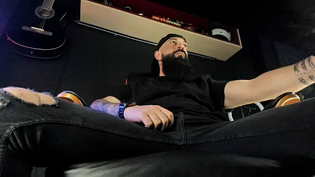 Snapshot of axxelrich_ chatting on 03/03/25, 05:16 axxelrich online show from 03/03/25, 05:16