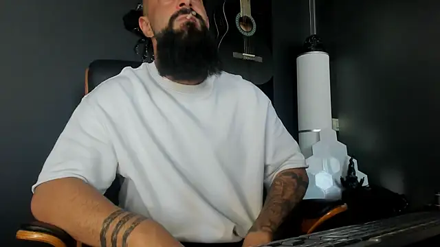 Snapshot of axxelrich_ chatting on 09/09/25, 06:23 axxelrich online show from 09/09/25, 06:23