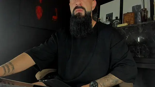 Snapshot of axxelrich_ chatting on 10/20/25, 03:41 axxelrich online show from 10/20/25, 03:41