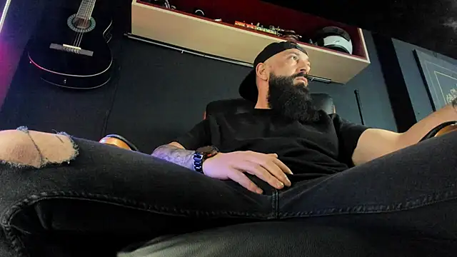 Snapshot of axxelrich_ chatting on 03/03/25, 08:19 axxelrich online show from 03/03/25, 08:19