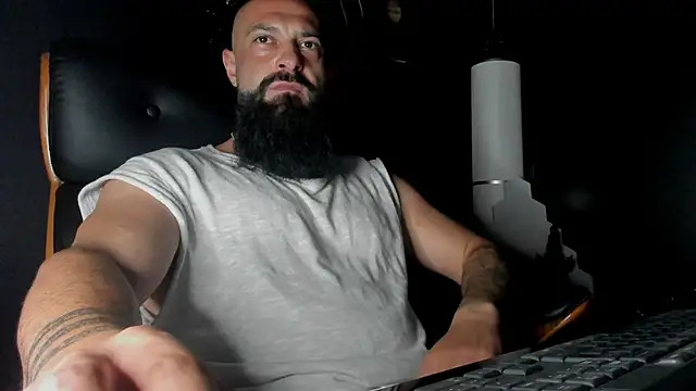 Snapshot of axxelrich_ chatting on 09/08/25, 06:18 axxelrich online show from 09/08/25, 06:18