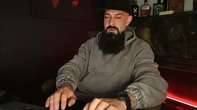 Snapshot of axxelrich_ chatting on 12/02/25, 05:42 axxelrich online show from 12/02/25, 05:42