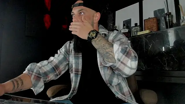 Snapshot of axxelrich_ chatting on 10/30/25, 06:01 axxelrich online show from 10/30/25, 06:01