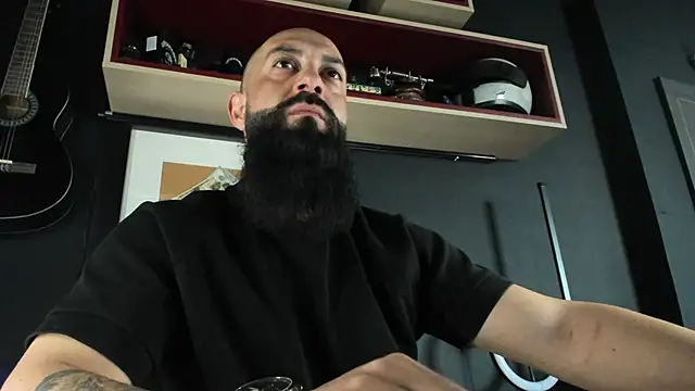 Snapshot of axxelrich_ chatting on 02/10/25, 06:42 axxelrich online show from 02/10/25, 06:42