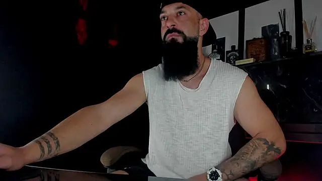 Snapshot of axxelrich_ chatting on 10/13/25, 04:03 axxelrich online show from 10/13/25, 04:03