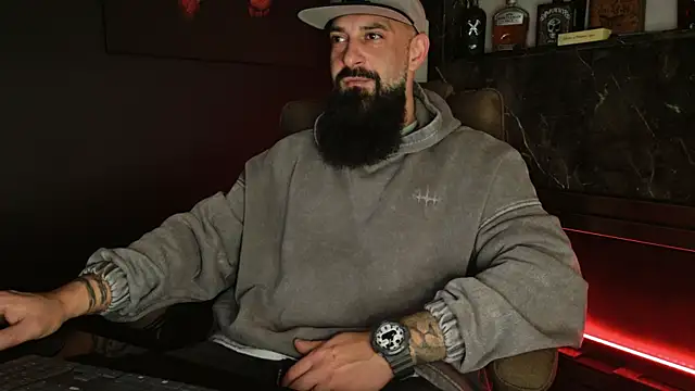 Snapshot of axxelrich_ chatting on 12/05/25, 05:06 axxelrich online show from 12/05/25, 05:06