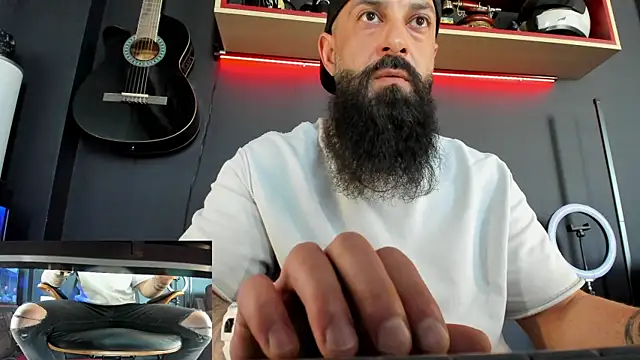 Snapshot of axxelrich_ chatting on 02/20/25, 09:11 axxelrich online show from 02/20/25, 09:11