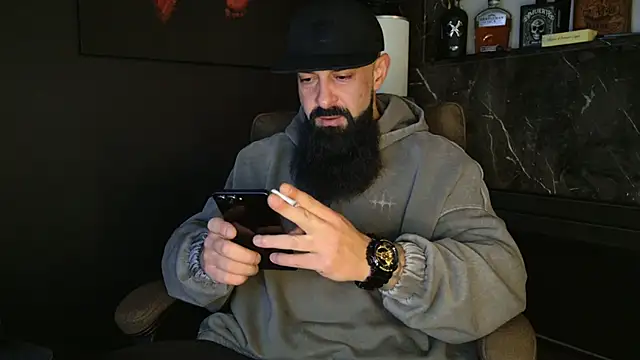 Snapshot of axxelrich_ chatting on 11/19/25, 05:29 axxelrich online show from 11/19/25, 05:29