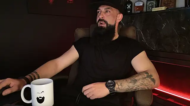 Snapshot of axxelrich_ chatting on 11/15/25, 06:17 axxelrich online show from 11/15/25, 06:17