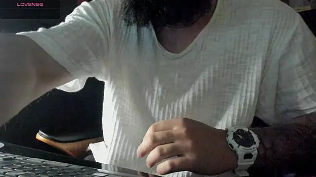 Snapshot of axxelrich_ chatting on 09/23/25, 03:24 axxelrich online show from 09/23/25, 03:24