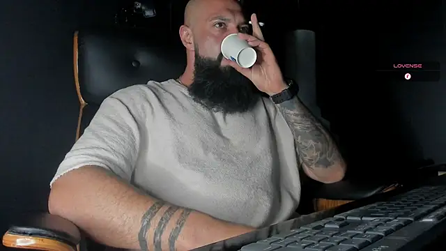 Snapshot of axxelrich_ chatting on 09/13/25, 05:35 axxelrich online show from 09/13/25, 05:35