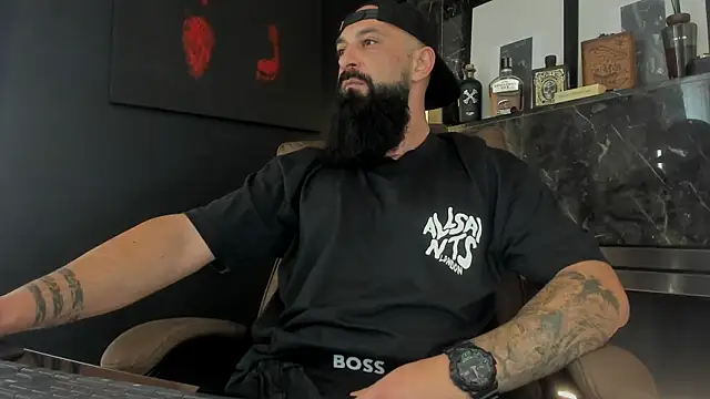 Snapshot of axxelrich_ chatting on 10/17/25, 09:01 axxelrich online show from 10/17/25, 09:01