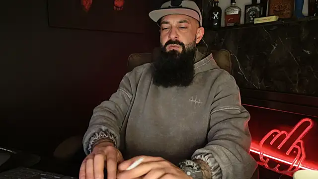 axxelrich  online show from 12/20/25, 05:43